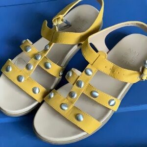 Naturalizer Yellow Strap Sandal with Silver Metal Accents, Women’s, Size 6.5